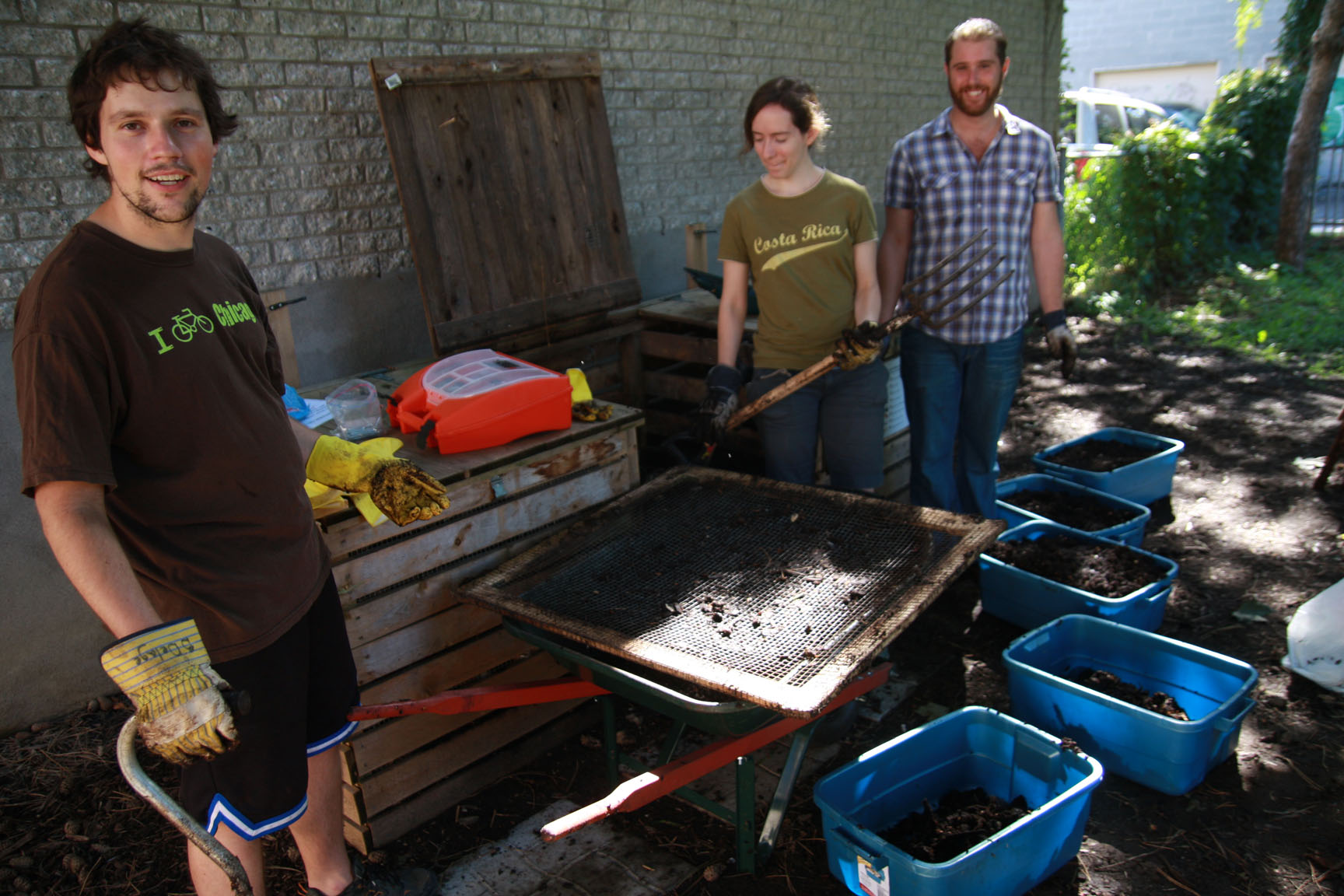 R�colte du compost au parc Robert-Pr�vost