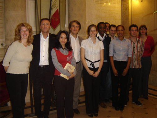 Membres du CjM en compagnie du maire du 11e arrondissement de Paris