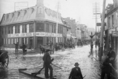 Inondation sur la rue Saint-Antoine, 1886