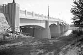 Entrée du pont Pierre-Legardeur au Bout-de-l’Île, 1946