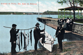 Pêcheurs à Sainte-Anne-de-Bellevue, vers 1900.