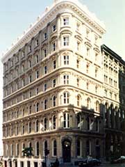 Photo d&rsquo;une fa&ccedil;ade d&rsquo;un b&acirc;timent commercial