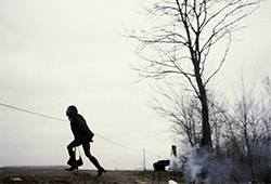 Elena Perlino, Joy sortant de la forêt, Turin (Italie), 2006, tirage numérique, impression Fine Art texturé, 50 x 60 cm Elena Perlino, Joy sortant de la forêt, Turin (Italie), 2006, tirage numérique, impression Fine Art texturé, 50 x 60 cm
