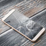No more smartphones screwed up with this ultra-resistant miracle glass !