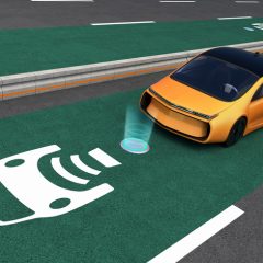 La recharge sans fil des véhicules électriques en mouvement surmonte des obstacles majeurs