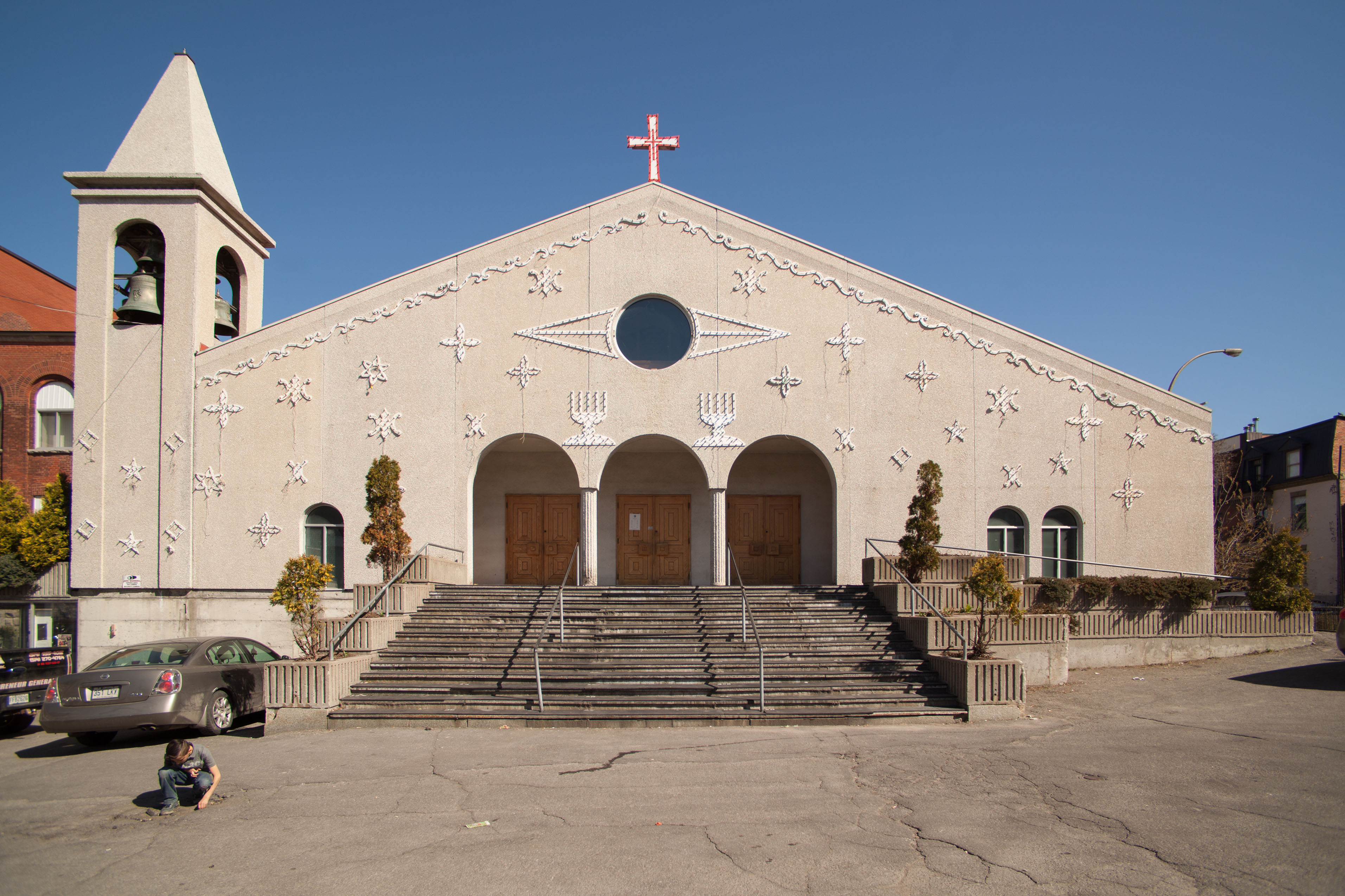 Église Santa Cruz sur la rue Rachel Ouest.