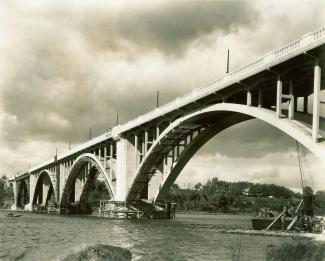Le pont Pie-IX lors de la finition des travaux en 1938.