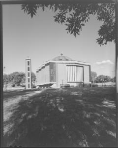 La cathédrale Saint-Georges en 1965.