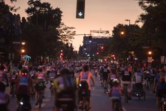 Cyclistes lors du Tour la nuit en 2016