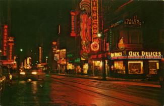 Carte postale de la rue Sainte-Catherine vers l'est dans les années 1960.