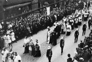 Procession religieuse lors du Congrès eucharistique de 1910.