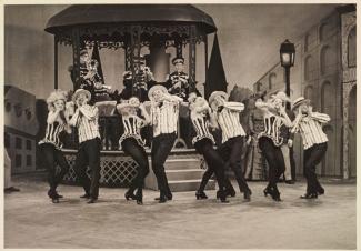 Danseurs des Ballets Chiriaeff à la télévision de Radio-Canada