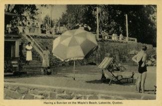 Terrasse sur le lac Saint-Louis devant le Maples Inn après 1914.