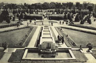 Carte postale du Jardin botanique. Bassins et fontaine à l'entrée du Jardin Botanique, à l'angle des rues Sherbrooke Est et Pie IX.