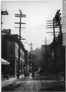 Vue du Quartier chinois à partir des rues Saint-Urbain et Vitré. Cette photo a été prise vers 1915.