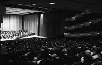 La salle et l'OSM le soir de l’inauguration