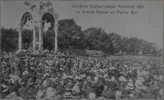 Messe en plein air tenue au Fletcher’s Field dans le cadre du Congrès eucharistique de 1910.