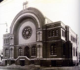 Photo ancienne d'une synagogue
