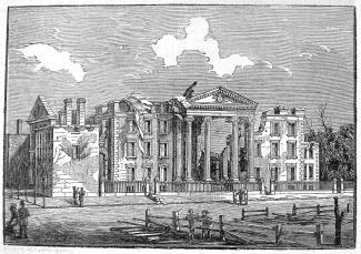 Gravure illustrant le palais endommagé et des alentours. Une partie du toit et des murs du bâtiment manquent.