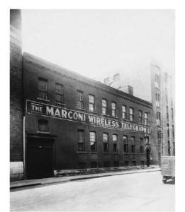 Édifice Marconi, rue Williams à Montréal, dans les années 1920.