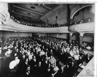 Salle du cinéma Ouimetoscope emplie de spectateurs