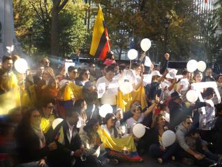 Rassemblement d’un groupe de Colombo-Montréalais dans un parc de Montréal en 2016