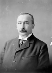 Portrait de l'Honorable Clifford Sifton.