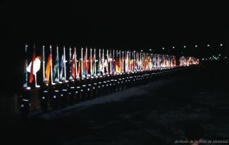 Les drapeaux des 123 pays membres des nations-Unies
