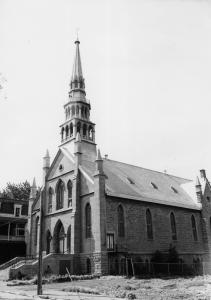 Photo en noir et blanc de l'église Saint-Joseph