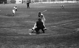 Le lanceur des Expos Bill Stoneman du haut de son monticule lors d’une partie contre les Cardinals de Saint-Louis le 8 avril 1970.