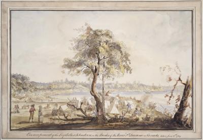 Peinture d’un campement à la fin du XVIIIe siècle sur le bord d’un cours d’eau avec un arbre au centre. 