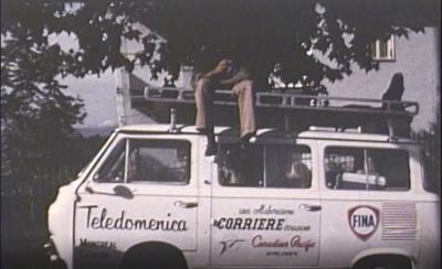 Capture d’écran du documentaire montrant une camionnette de Télédomenica
