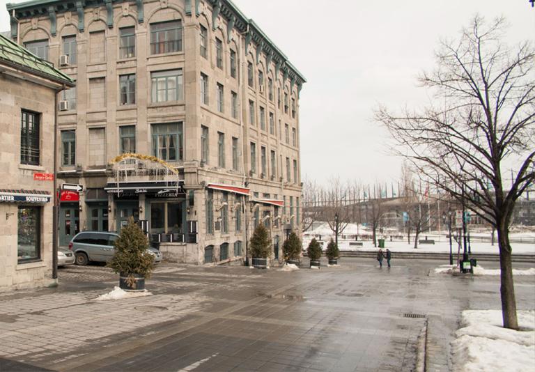 Photo d’une portion de la place Jacques-Cartier vis-à-vis la rue Saint-Paul