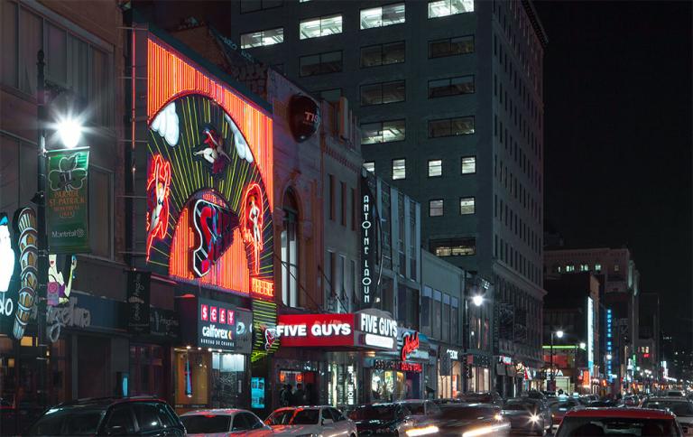 Vue de nuit de la rue Sainte-Catherine