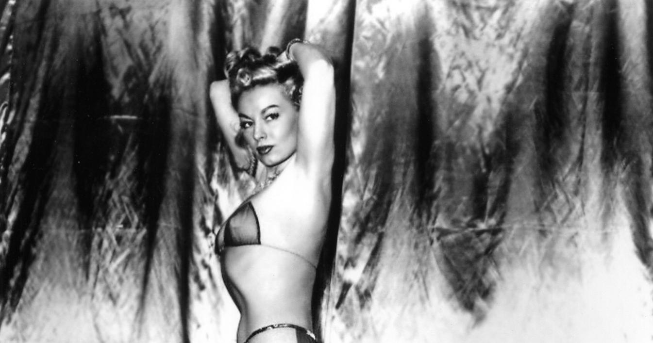 Lili St-Cyr, stripteaseuse reine de Montréal | Encyclopédie du MEM