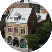 Ancienne caserne de pompier sur la place D'Youville, aujourd'hui le Centre d'histoire de Montréal.