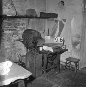 L’intérieur d’une buanderie chinoise à la main à la fin du XIXe siècle.