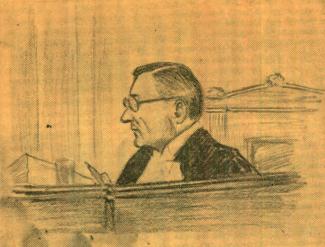 Dessin d’un homme vêtu d’une toge de juge. Il est assis derrière un bureau et est de profil avec un crayon dans les mains.