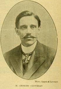 Portrait buste de Georges Gauvreau sur la page d’une revue, avec l'inscription « M. Georges Gauvreau »