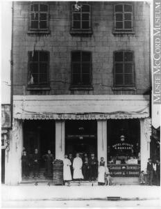 Hôtel d'Italie, rue Craig, en face du Champ-de-Mars