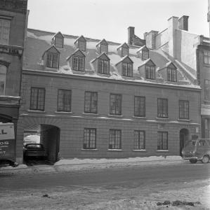 Façade de la Maison de Louis-Joseph Papineau rue Bonsecours en hiver