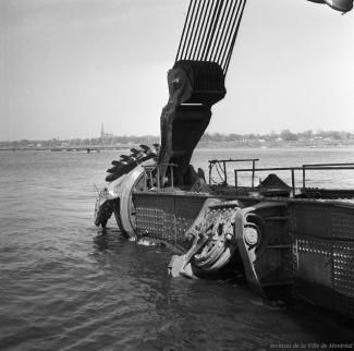 Aperçu de la tête de la drague servant à éroder le fond du fleuve pour en dégager les sédiments