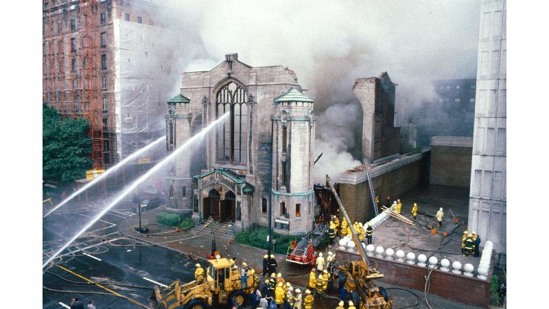 Incendie à l&#039;église unitarienne.