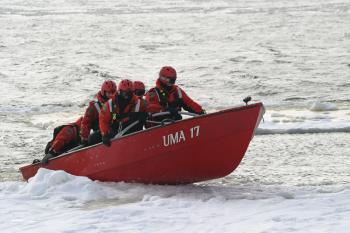 L'embarcation UMA 17, utilisée pour les sauvetages nautiques et sur glace. 