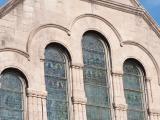 Détail de la fenestration de la bibliothèque Redpath, rue McTavish. Photographie