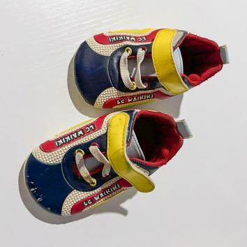 Chaussures de bébé multicolores