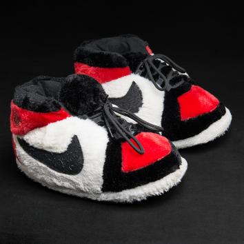 Pantoufles Nike noires, blanches et rouges