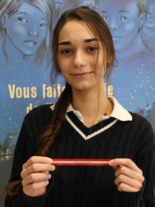 sites/default/files/private Photo d'une élève et de son trésor de famille