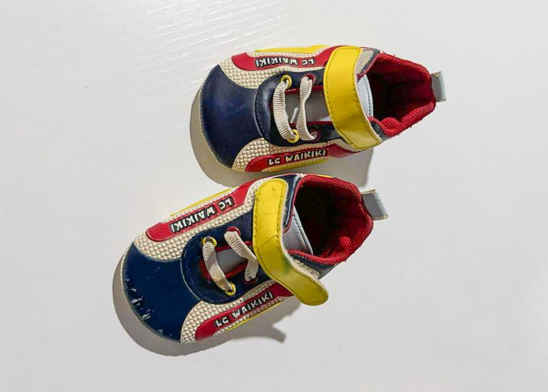 Chaussures de bébé multicolores