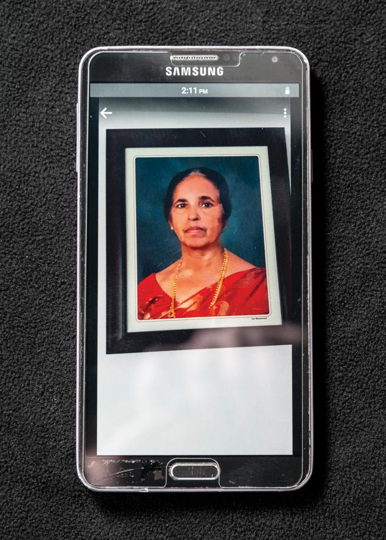 sites/default/files/private Photo d'un élève avec son trésor de famille